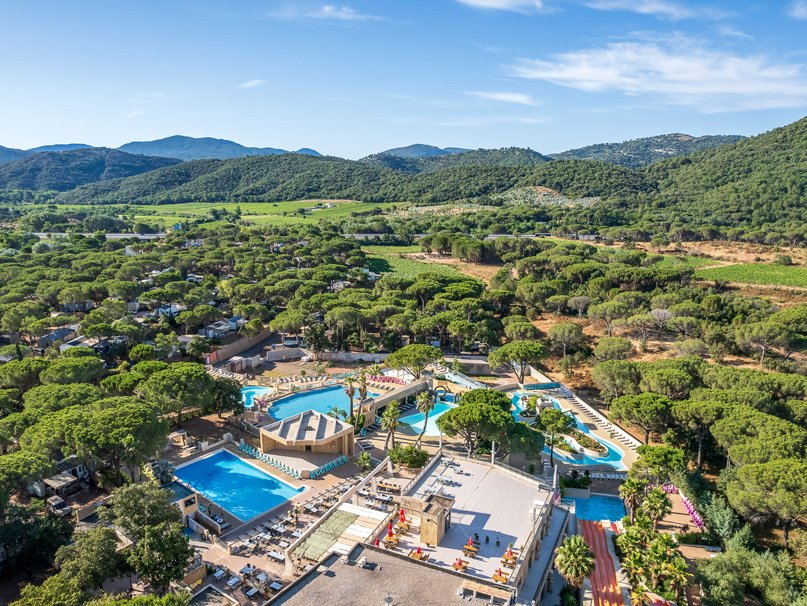 Camping with waterpark South of France : swimming pool and slides