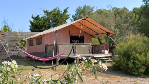 LODGE